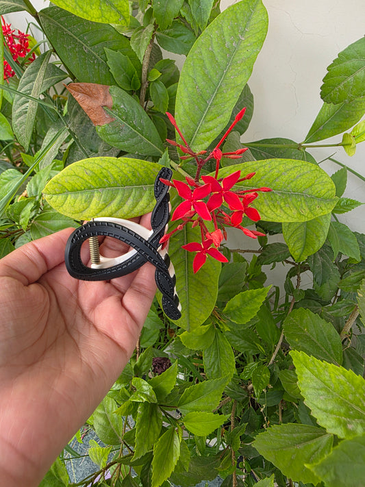 Chess Daisy clip